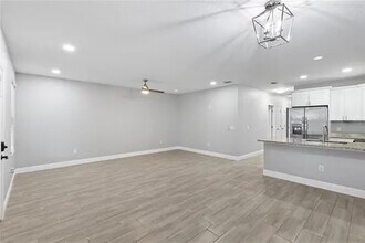 8808 N Brooks St in Tampa, FL - Building Photo - Building Photo