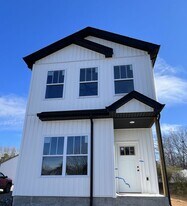 225 New Town Rd in Watertown, TN - Building Photo