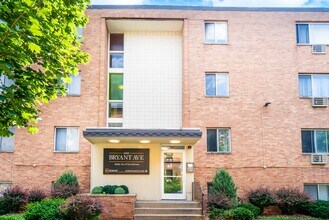 2001 Bryant Ave S in Minneapolis, MN - Building Photo - Building Photo