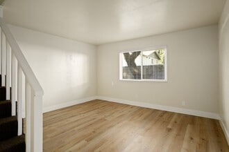 1119 West Sacramento Avenue in Chico, CA - Foto de edificio - Interior Photo
