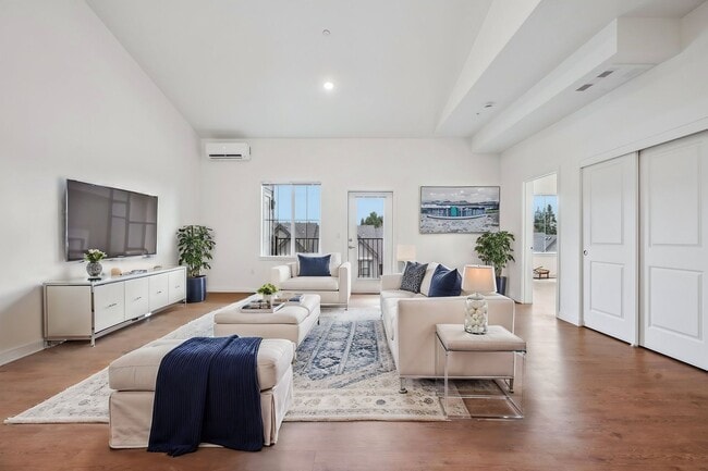 The Hamlet at Curtin Creek – Spacious Mode...