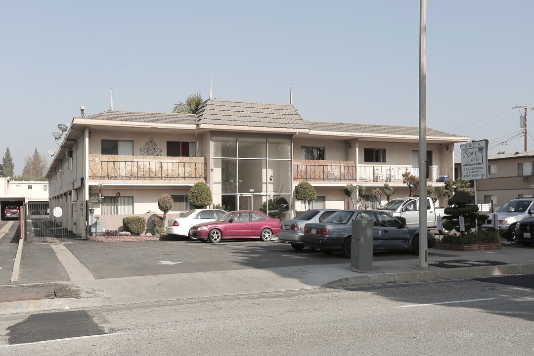 Monte Carlo Apartments in Downey, CA - Building Photo