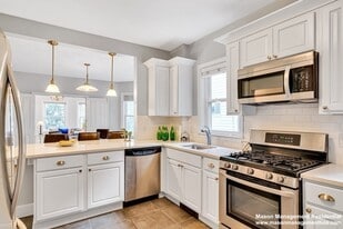 558 Washington St, Unit #2 in Boston, MA - Building Photo
