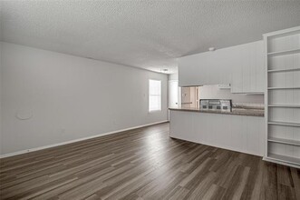 1709 Short St in Cleburne, TX - Building Photo - Building Photo