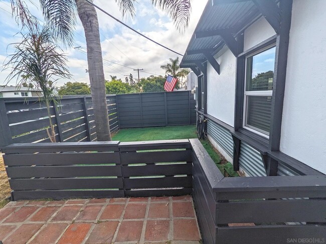 2017 Reed Ave in San Diego, CA - Building Photo - Building Photo