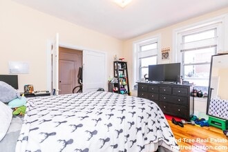 1284 Commonwealth Ave, Unit 5 in Boston, MA - Foto de edificio - Building Photo