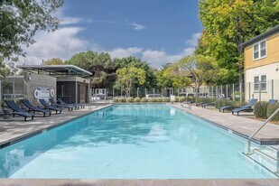 8820 Belford Ave in Los Angeles, CA - Building Photo