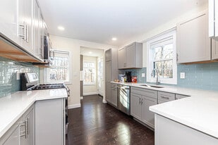 48 Caldwell Rd in Waltham, MA - Building Photo