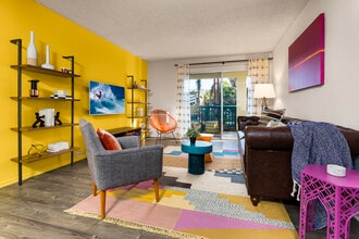 AVA Pacific Beach in San Diego, CA - Building Photo - Building Photo