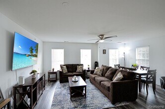 8425 Williamstown Dr in Shelby Township, MI - Building Photo - Building Photo