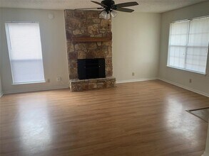 1809 Miles Ave in Austin, TX - Building Photo - Building Photo
