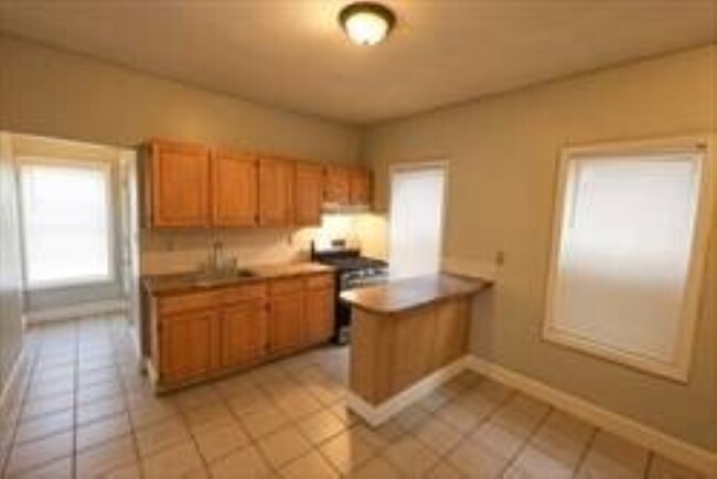 14 Fowler St, Unit 2
