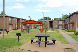 meadow park in Oklahoma City, OK - Building Photo - Building Photo