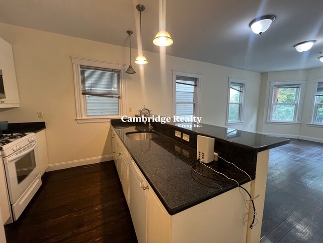 6 Giles Park, Unit 1
