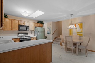 11405 Foxwoods Dr in Oak Lawn, IL - Building Photo - Building Photo
