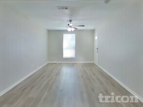 17002 Tibet Rd, Unit 5051-203 in Friendswood, TX - Building Photo - Building Photo