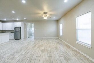 2019 102nd St in Lubbock, TX - Building Photo - Building Photo