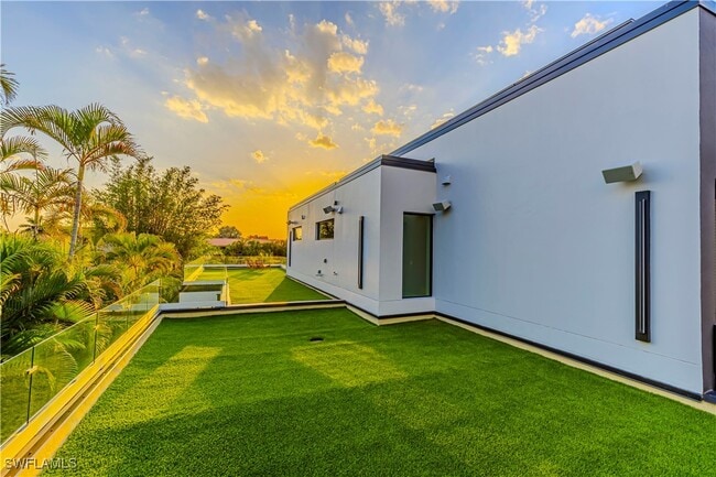 property at 1100 Sandpiper St