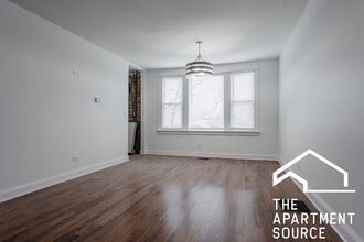 2315 N Rockwell St, Unit 2 in Chicago, IL - Foto de edificio - Building Photo