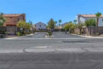 1419 Clipperton Ave in Henderson, NV - Building Photo - Building Photo