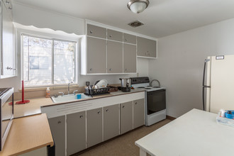 Green Acres Mobile Home Park in Aurora, CO - Building Photo - Interior Photo