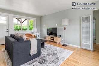317 Hawthorne Ave in Palo Alto, CA - Building Photo - Building Photo