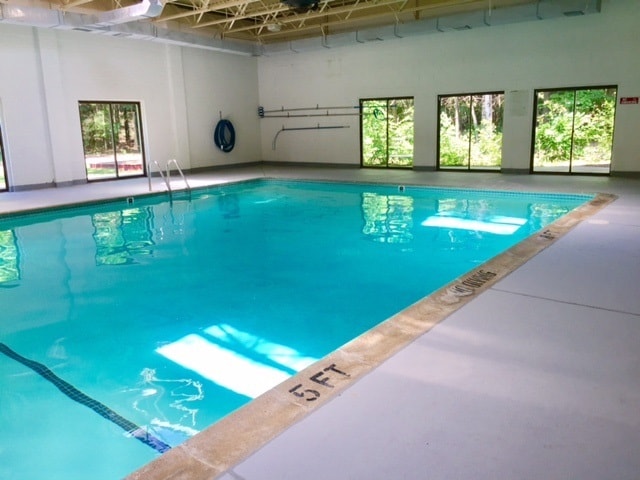 2 Strawberry Bank Rd in Nashua, NH - Building Photo - Building Photo