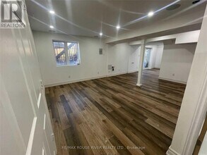 138 Rushworth Dr in Ajax, ON - Building Photo - Building Photo