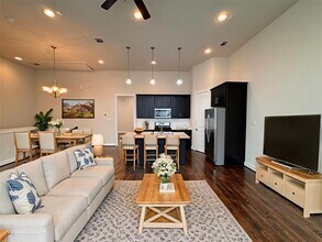 54 N Hutcheson St in Houston, TX - Building Photo - Building Photo