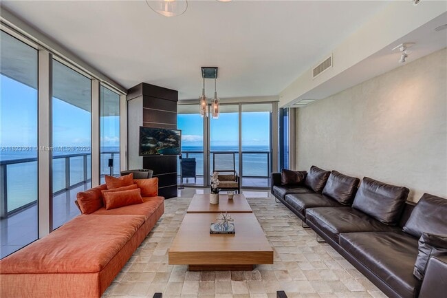 17001 Collins Ave in Sunny Isles Beach, FL - Building Photo - Building Photo