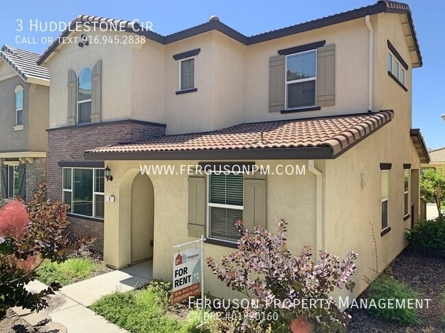 3 Huddlestone Cir