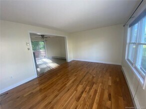 53 Stonewall Ln in Waterbury, CT - Building Photo - Building Photo