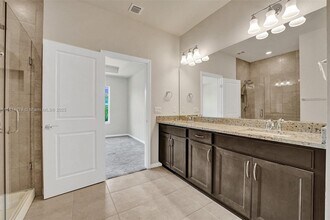 4764 Eucalyptus Dr in Hollywood, FL - Building Photo - Building Photo