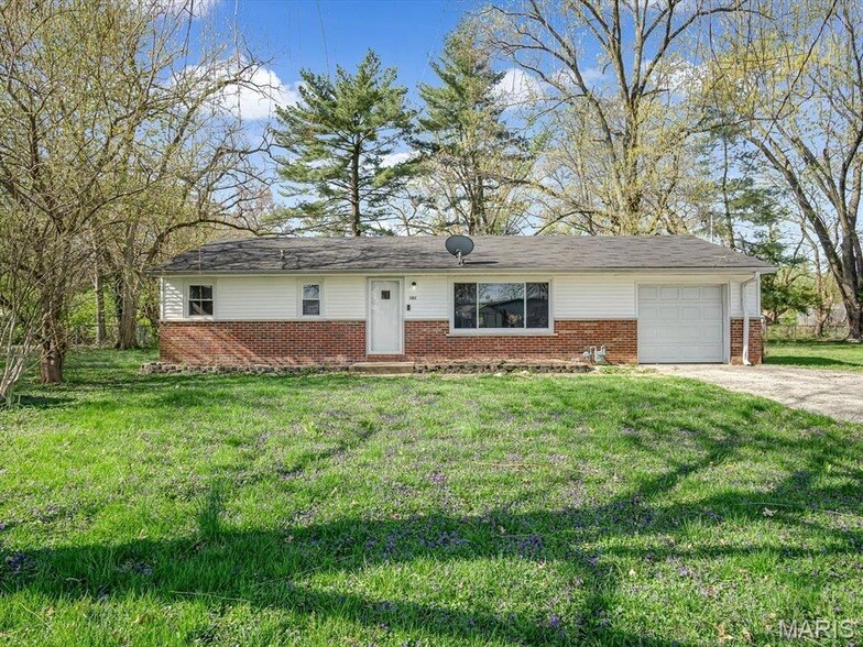 101 Glencoe Dr in Belleville, IL - Building Photo