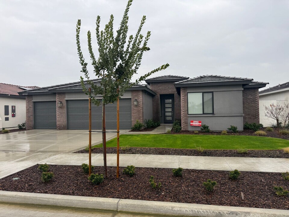 12707 Kinnick Ct in Bakersfield, CA - Building Photo