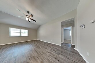 2815 Fox Mountain Dr in Spring, TX - Foto de edificio - Building Photo
