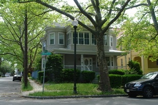 110 High St in Perth Amboy, NJ - Building Photo