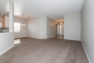 5312 Lexington Dr in Parrish, FL - Building Photo - Building Photo