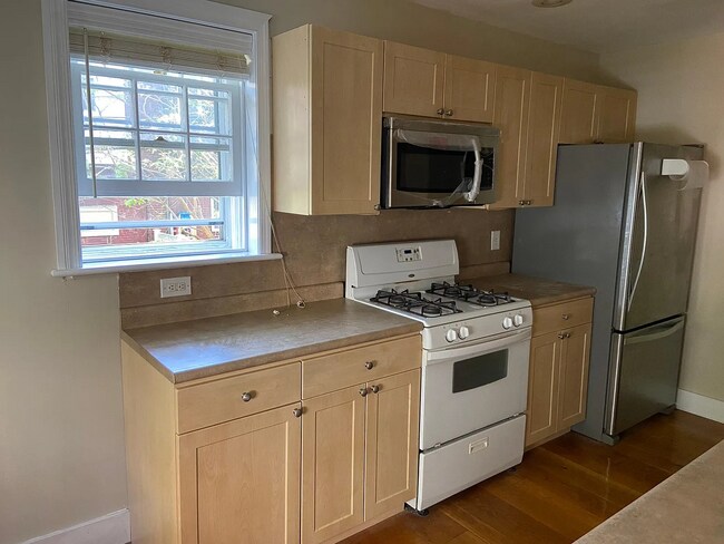 1017 S 47th St, Unit B in Philadelphia, PA - Building Photo - Building Photo