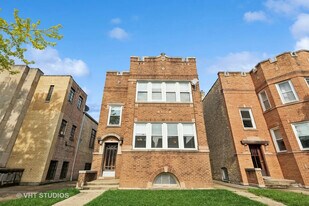 6208 N Artesian Ave in Chicago, IL - Building Photo