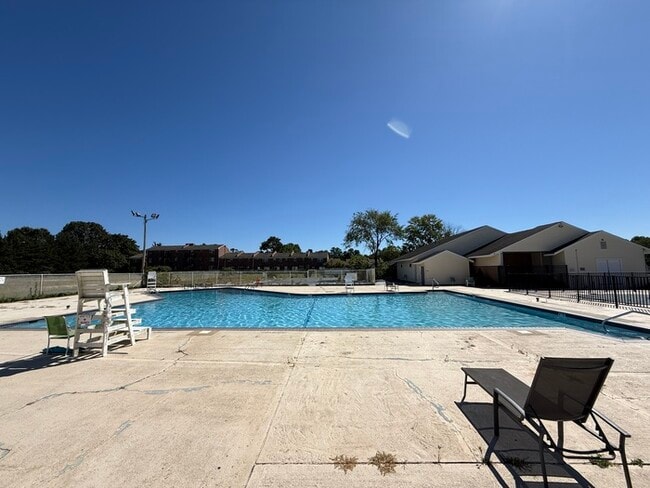 property at 4 Creek Rd