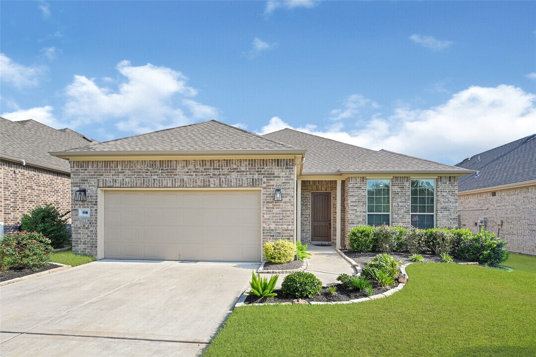 116 Dartmoor Ln in Spring, TX - Building Photo