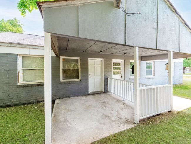 property at 1207 Bose Ave