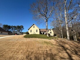 2405 Twin Creek Ct SW in Conyers, GA - Building Photo