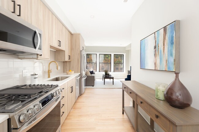 2537 N Campbell Ave, Unit 2535-2