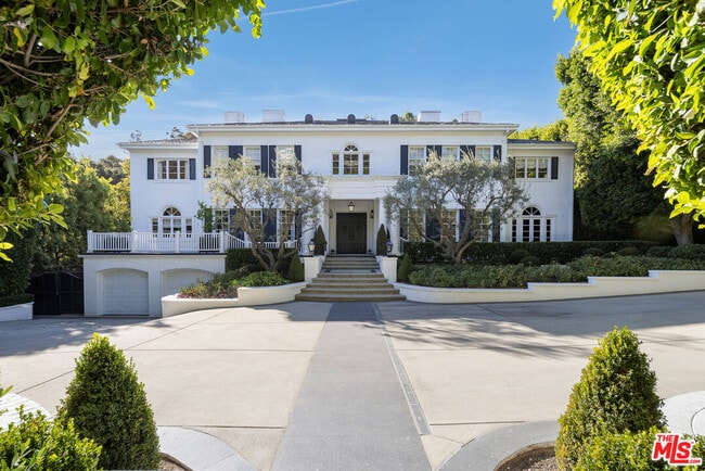 9135 Hazen Dr in Beverly Hills, CA - Building Photo - Building Photo