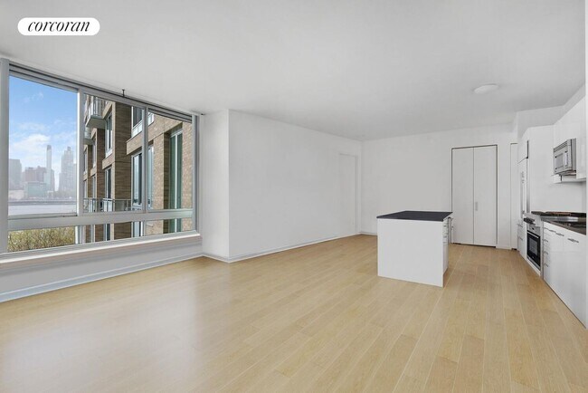 4630 Center Blvd in Queens, NY - Building Photo - Building Photo