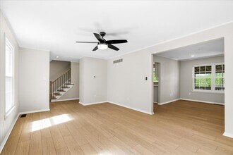 7375 Freestate Dr in Middletown, MD - Foto de edificio - Building Photo