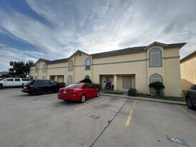 1000 Ranchway Dr, Unit 40 in Laredo, TX - Building Photo