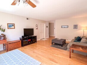 194 Charro Ave in Thousand Oaks, CA - Building Photo - Building Photo